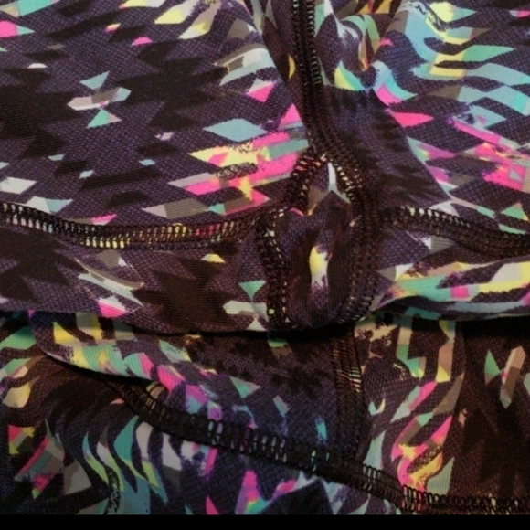 Victoria's Secret VSX sport leggings - Picture 3 of 3
